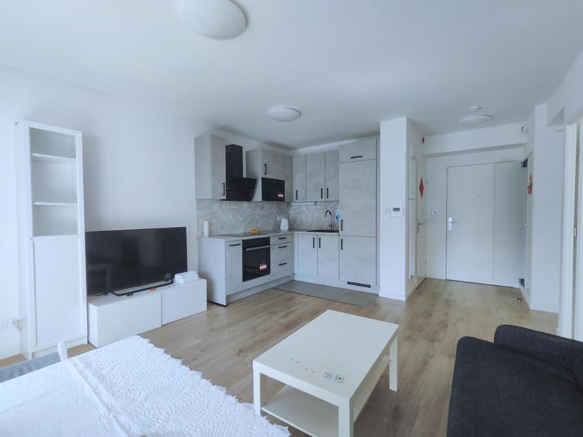 איברי-סור-סיין Cozy Sunshine Apartment With Balcony 4 Persons Max מראה חיצוני תמונה